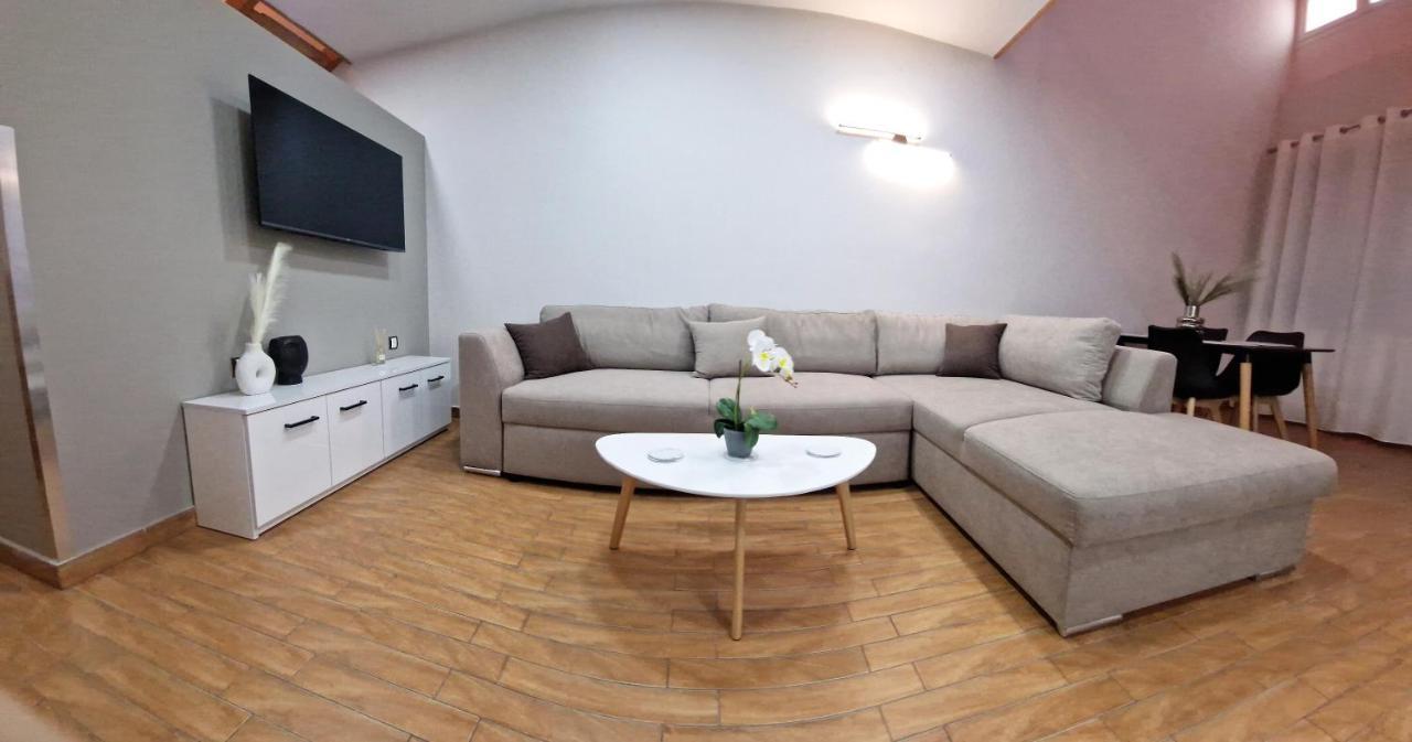 Pg Luxury Apartment カヴァラ エクステリア 写真